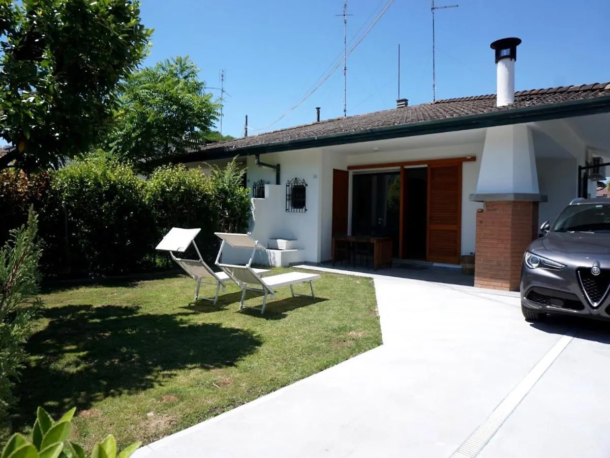 Beachside Villa With Private Garden Porto Santa Margherita di Caorle
